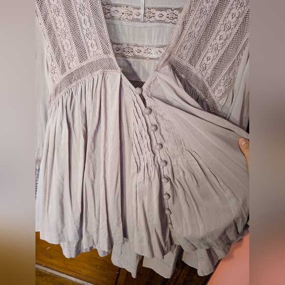 Free People Butterfly Babydoll Blouse Tee Embroidered Boho Anthropologie Small - Picture 11 of 12